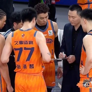 开云体育下载网址-CBA八进四：上海横扫山东晋级，广东3分险胜北京将大比分追成1-1